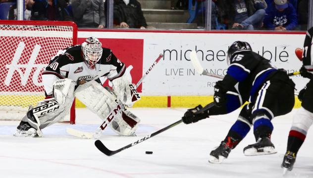 Vancouver Giants goaltender David Tendeck ready for a Victoria Royals' shot