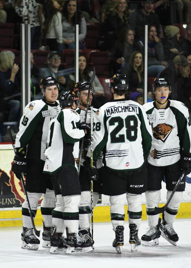 Utah Grizzlies huddle up after a goal