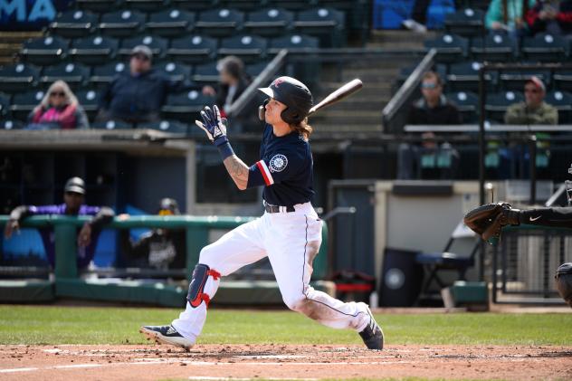 Tacoma Rainiers right fielder Ian Miller