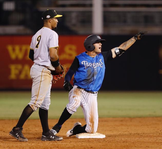Pablo Olivares of the Tampa Tarpons at second base