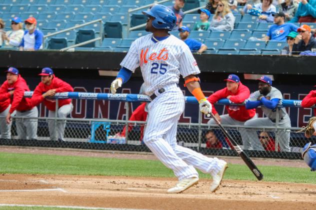 Adeiny Hechavarria helped lead the Syracuse Mets to a win on Thursday afternoon with four hits and three RBIs