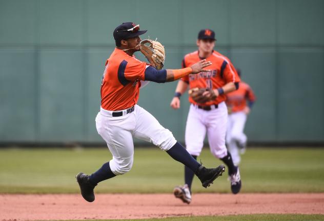 Bowling Green Hot Rods shortstop Wander Franco throws to first