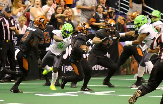Arizona Rattlers running in traffic against the Nebraska Danger