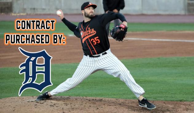Long Island Ducks pitcher Tim Adleman