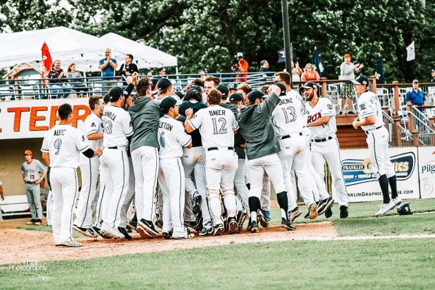St. Cloud Rox celebrate a win