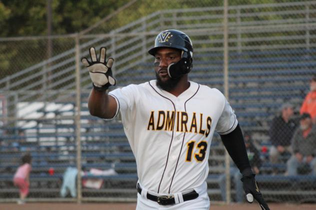 Vallejo Admirals outfielder Nick Akins Sr.