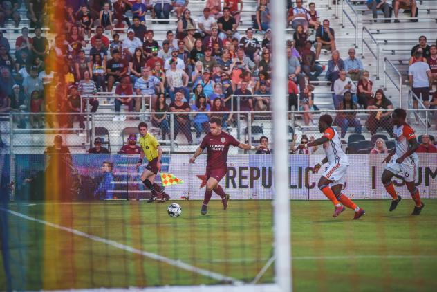 Sacramento Republic FC eyes the goal vs. Tulsa Roughnecks FC
