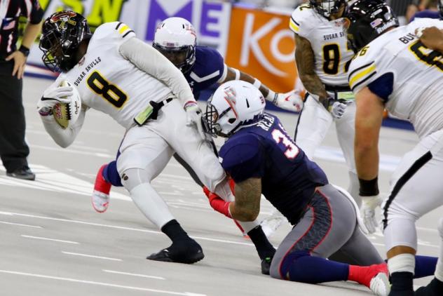 Sioux Falls Storm linebacker T.J. Neal wraps up a Tucson Sugar Skulls ballcarrier