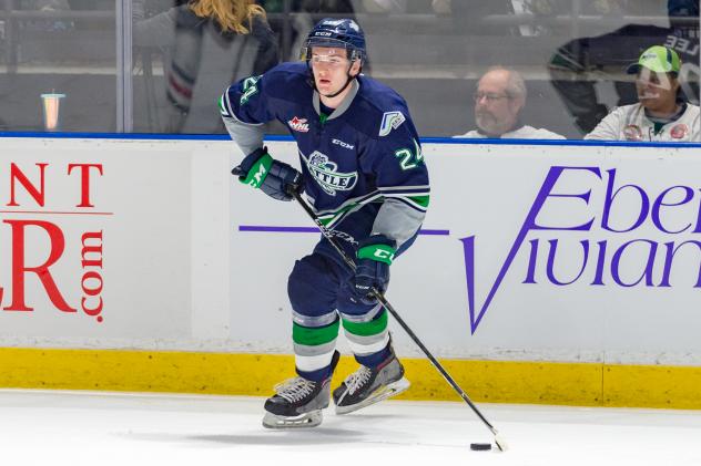 Defenceman Jake Lee with the Seattle Thunderbirds