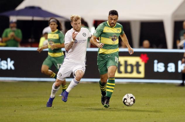 Brandon Allen with the Tampa Bay Rowdies (right)