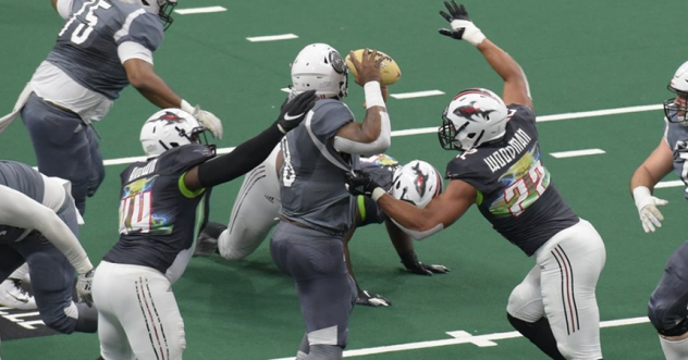 Jacksonville Sharks pressure the New York Streets