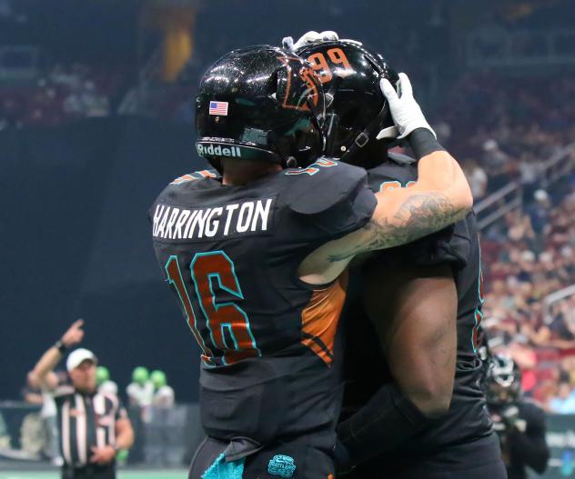 Arizona Rattlers celebrate a score against the Nebraska Danger