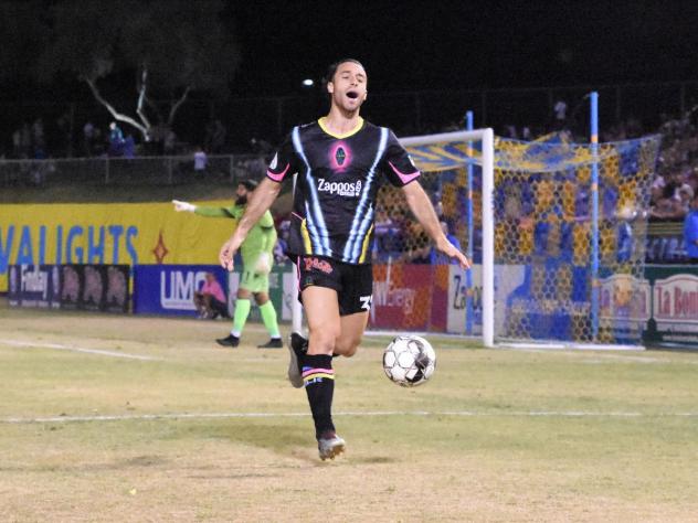 Las Vegas Lights FC prepare for a corner kick against OKC Energy FC