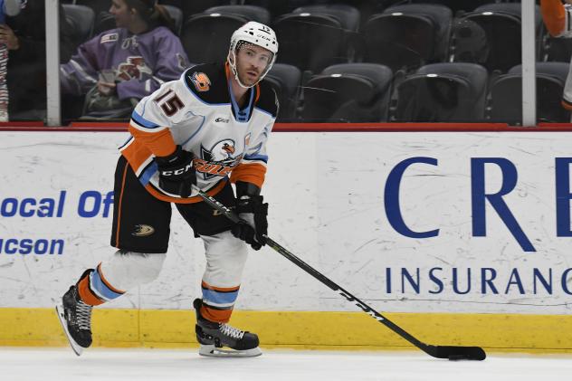 Forward Ben Street with the San Diego Gulls
