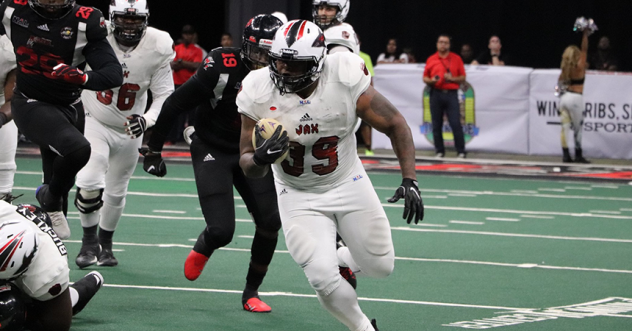 Jacksonville Sharks gain yards against the Orlando Predators
