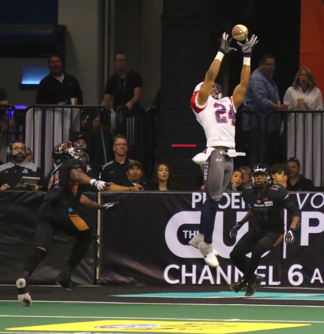 Daniel Lindsey of the Sioux Falls Storm leaps to make a catch against the Arizona Rattlers