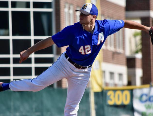 Albany Dutchmen pitcher Ian Murphy