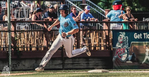Gus Steiger of the St. Cloud Rox heads for home
