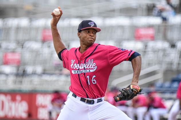 Pensacola Blue Wahoos pitcher Jorge Alcala