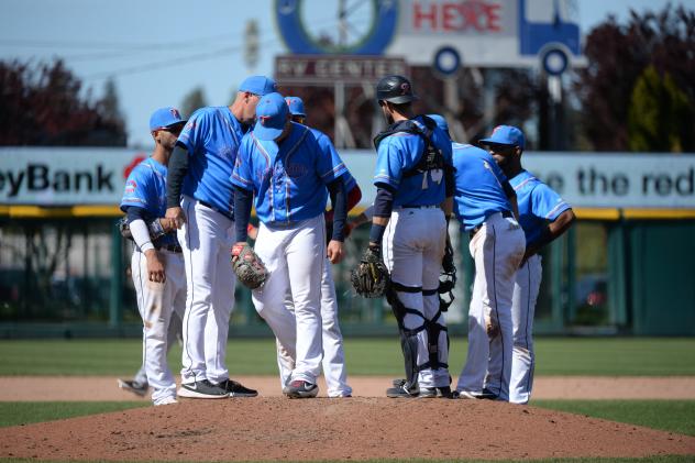 Tacoma Rainiers mound visit