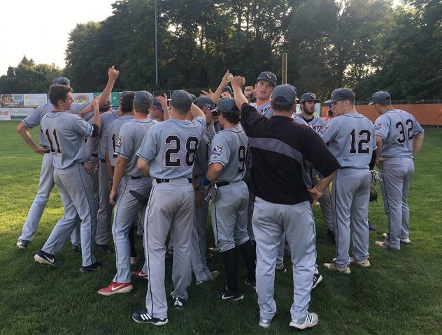 Albany Dutchmen huddle
