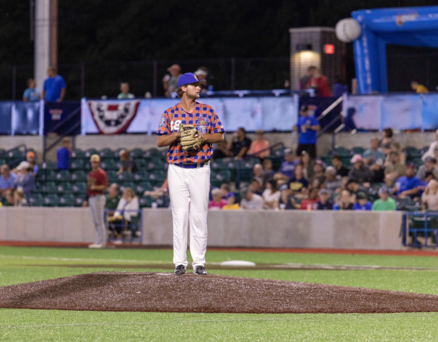 Green Bay Booyah pitcher Logan Lee
