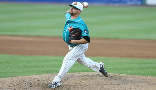 Long Island Ducks pitcher Seth Simmons