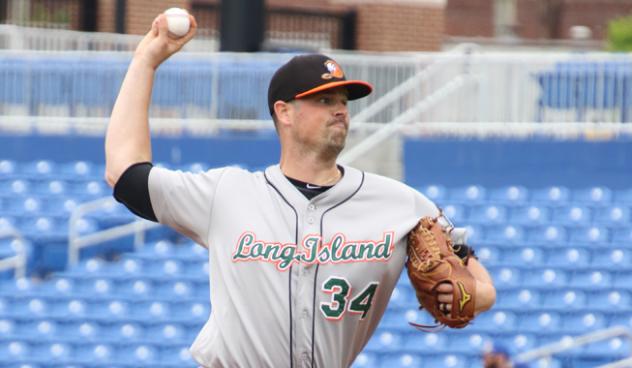Long Island Ducks pitcher Vin Mazzaro
