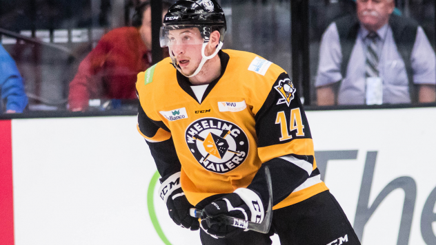 Forward Cedric Lacroix with the Wheeling Nailers