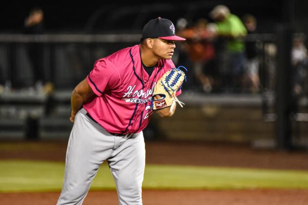 Pensacola Blue Wahoos pitcher Brusdar Graterol