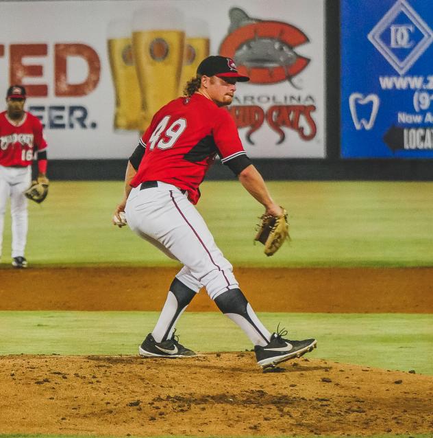 Scott Sunitsch pitching for the Carolina Mudcats