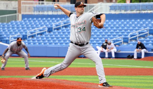 Long Island Ducks pitcher Vin Mazzaro