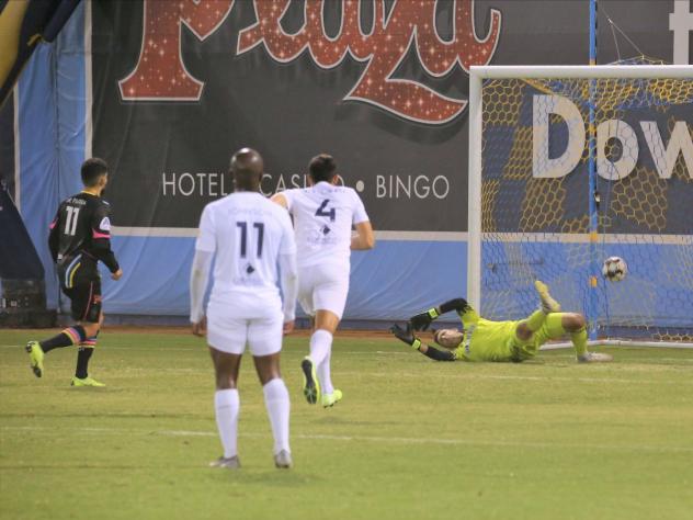 Irvin Raul Parra scores on a penalty kick for Las Vegas Luces FC