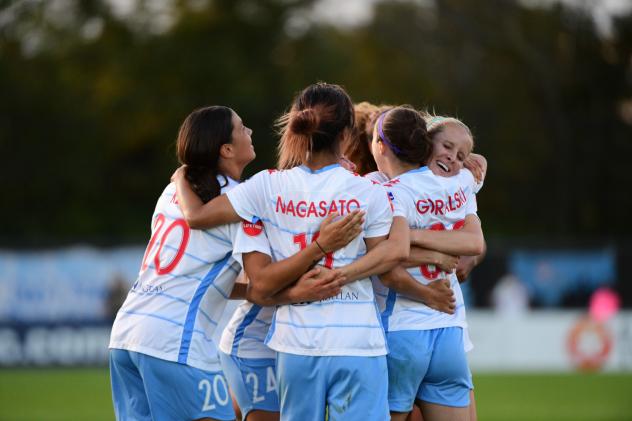 Chicago Red Stars celebrate a goal