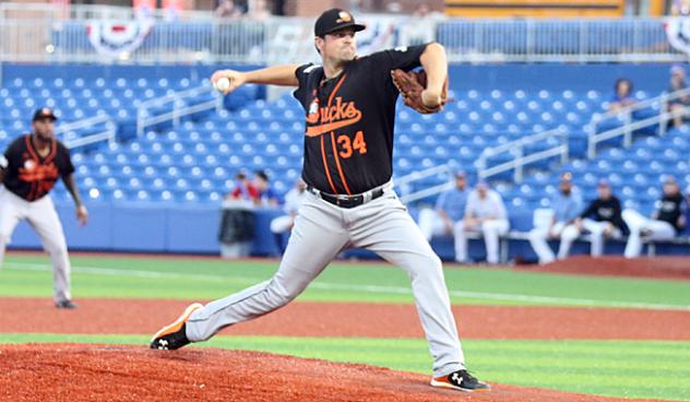 Long Island Ducks pitcher Vin Mazzaro