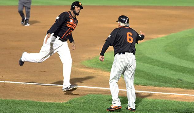 David Washington rounds the bases for the Long Island Ducks