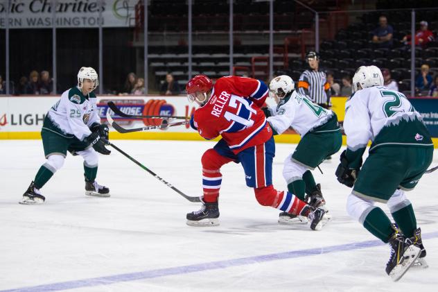 Brandon Reller of the Spokane Chiefs among the Everett Silvertips