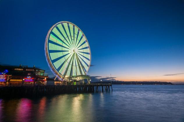 The Great Wheel on Seattle's waterfront goes Rave Green in support of Sounders FC