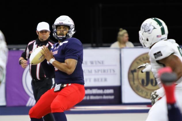 Sioux Falls Storm quarterback Lorenzo Brown