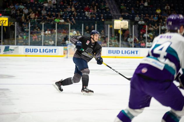 Florida Everblades defenseman Michael Downing