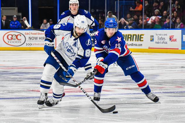 Syracuse Crunch forward Cory Conacher