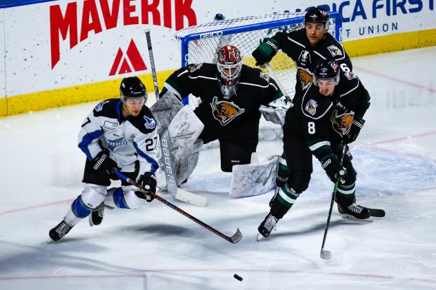 Utah Grizzlies goaltender Jeff Smith vs. the Idaho Steelheads