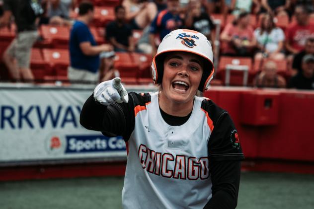 Chicago Bandits catcher Gwen Svekis
