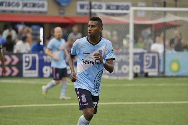 Forward Madison FC midfielder Josiel Nunez
