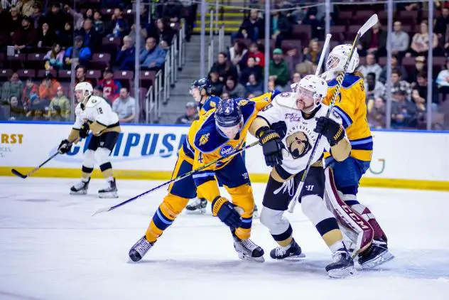 Atlanta Gladiators battle the Newfoundland Growlers