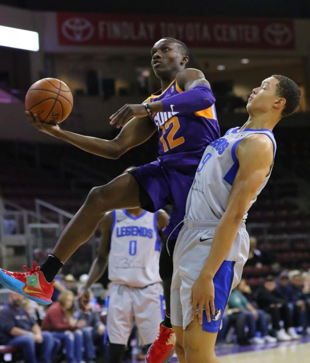 Jared Harper of the Northern Arizona Suns vs. the Texas Legends