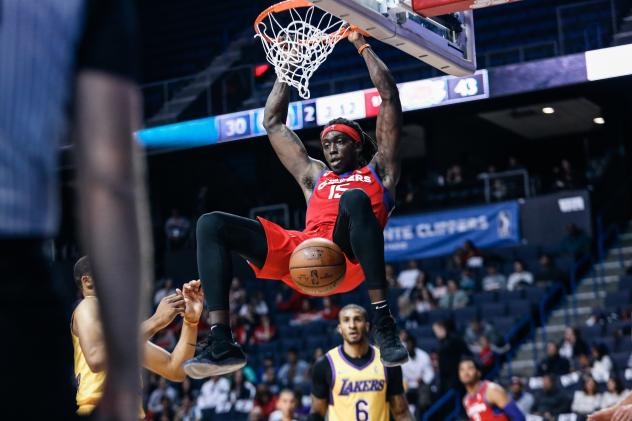 Agua Caliente Clippers forward Johnathan Motley completes a dunk against the South Bay Lakers