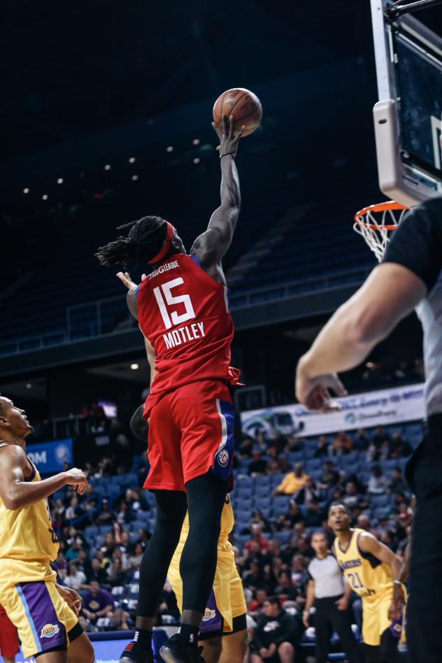 Agua Caliente Clippers forward Johnathan Motley shoots against the South Bay Lakers