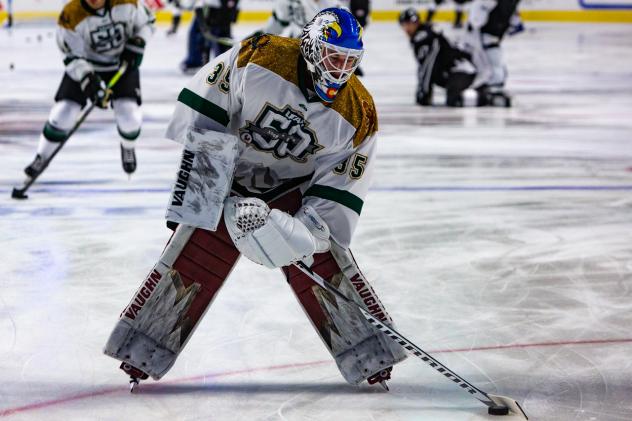 Utah Grizzlies goaltender Hunter Miska