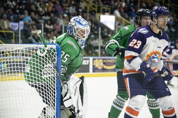 Florida Everblades goaltender Ken Appleby vs. the Orlando Solar Bears